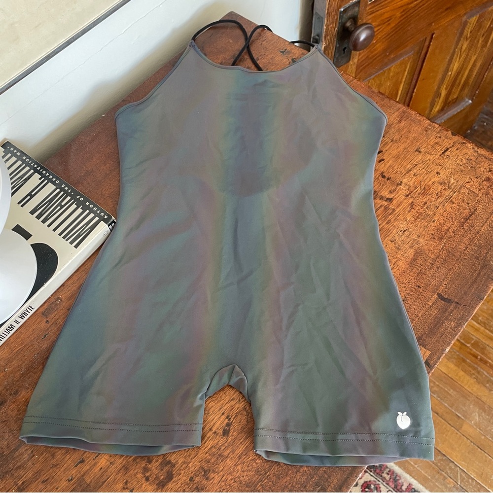 Flexliving Oil Slick Workout Romper One Piece Bodysuit Size XS
